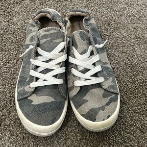 Maurice’s women’s camouflage casual shoes